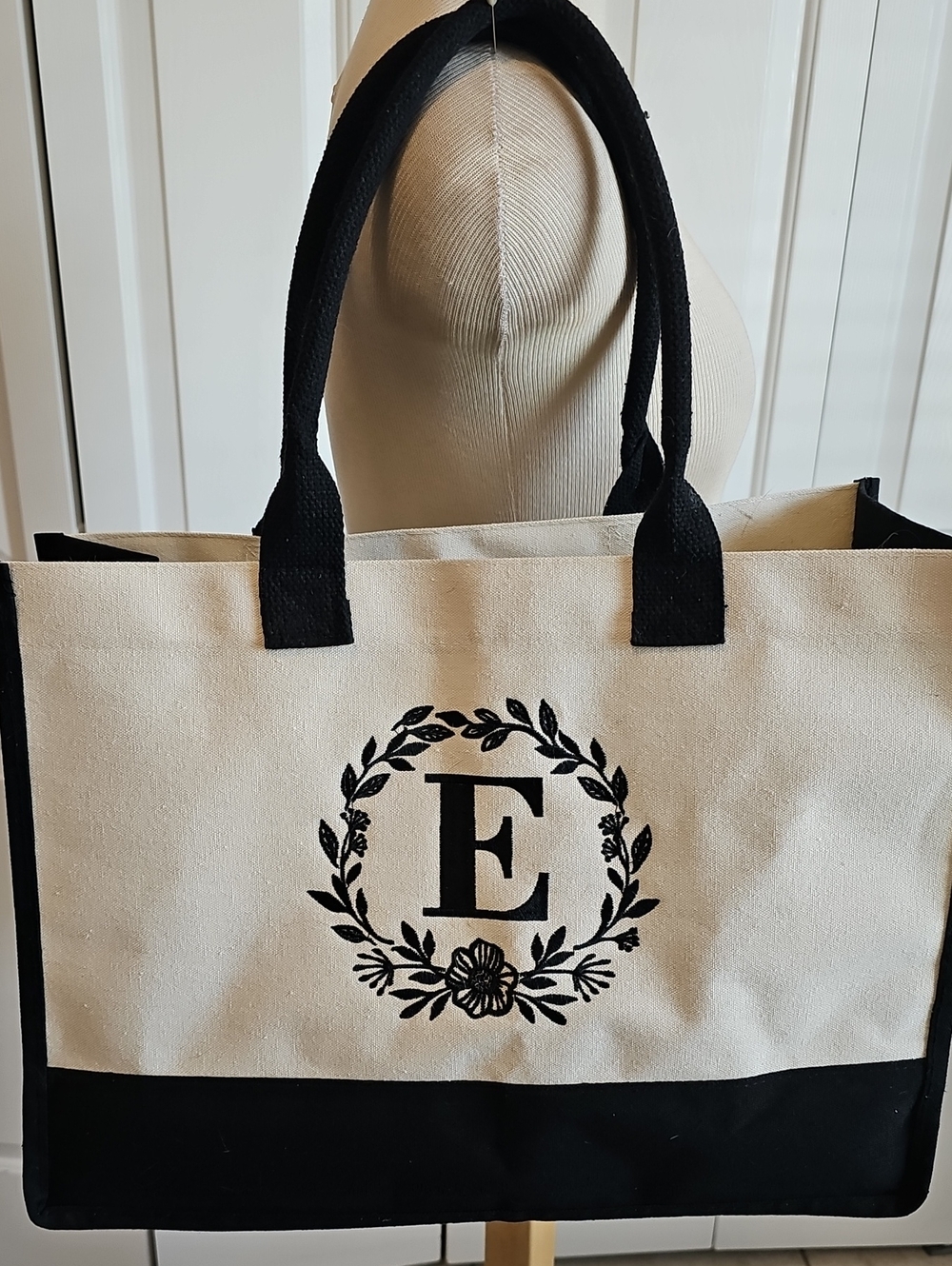 Canvas Monogram Tote Bag in Cream and Black. Letter E embroidered. Clean Nice.